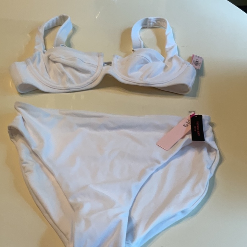 🖤🤎💙NWT FIRM Victoria's Secret White Bikini Top and bottom.e